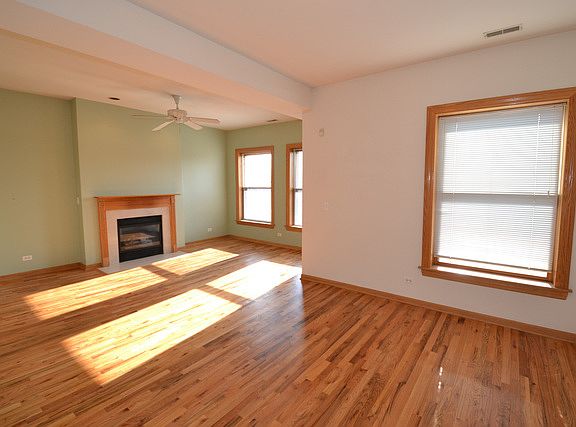 4th image of 974 W Cuyler Ave APT 1