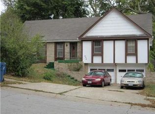 424 Pershing St, Liberty, MO 64068