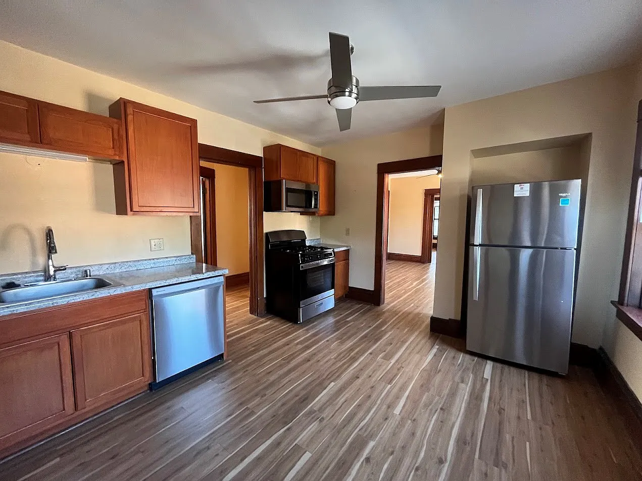 501 W Main St — Photo 1