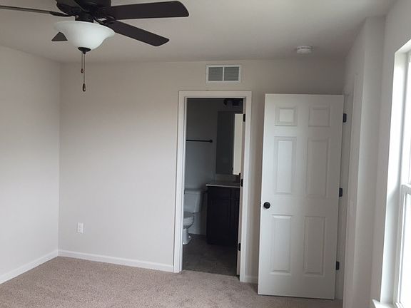 3rd image of 806 Waler Dr