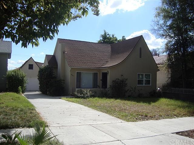 2nd image of 904 E San Jose Ave