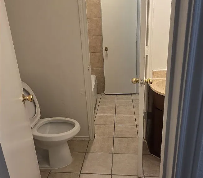 5809 Guildwood Dr — Photo 10