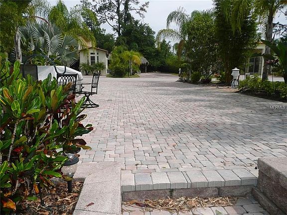 3rd image of 6836 Amanda Vista Cir
