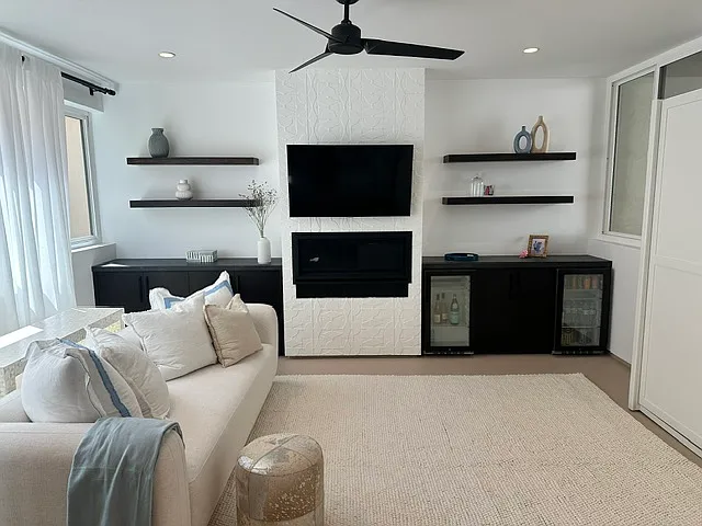 2 bed, 2.5 bath, 1275 sqft, $13,000 — Photo 1