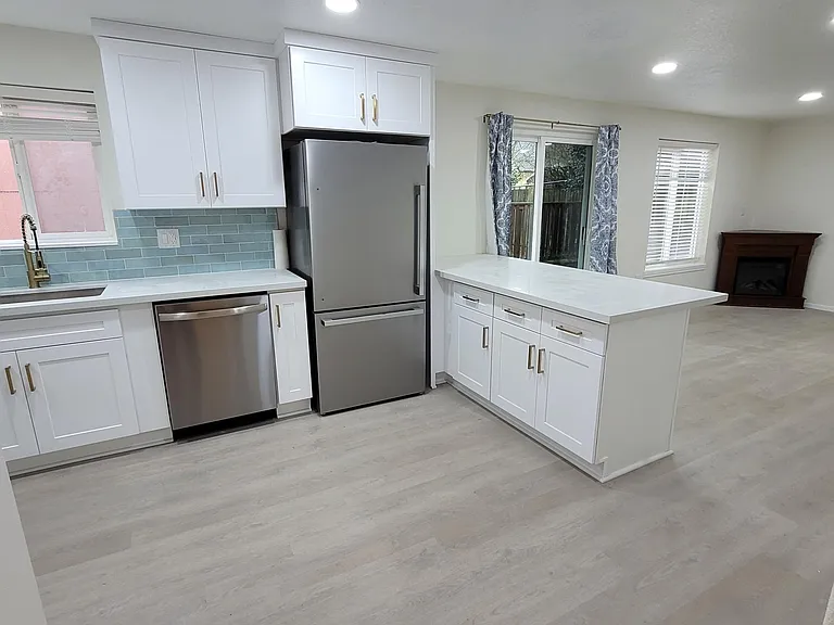 4612 NE Lombard St #3 — Photo 23