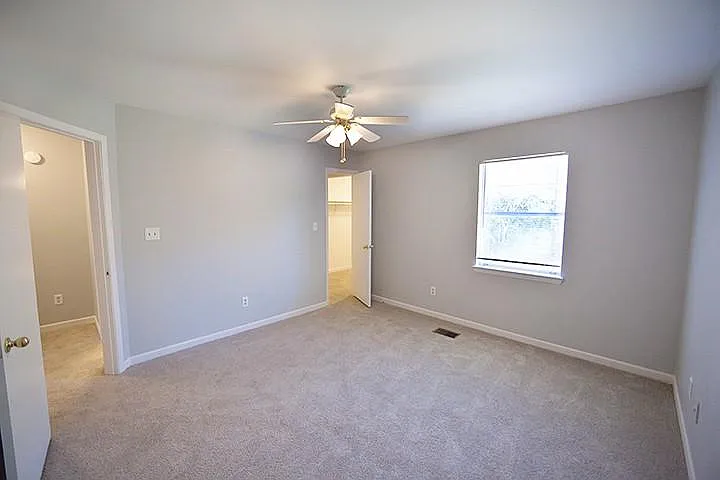 2 bed, 1.5 bath, 1030 sqft, $1,450 — Photo 3