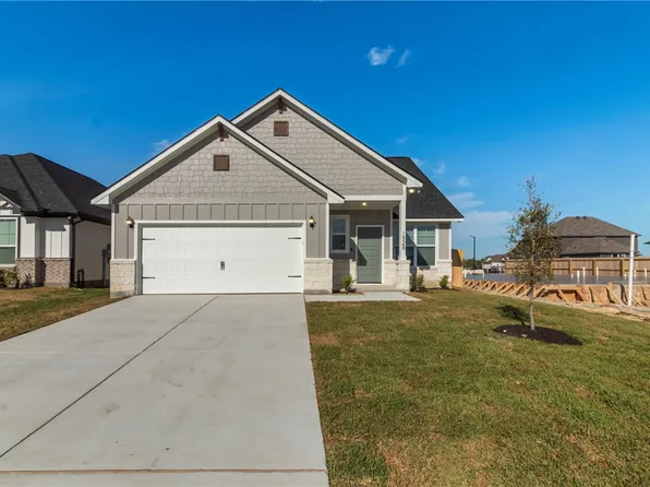 1928 Stubbs Dr, Bryan, TX 77807