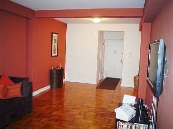 4th image of 440 Warburton Ave APT 1G