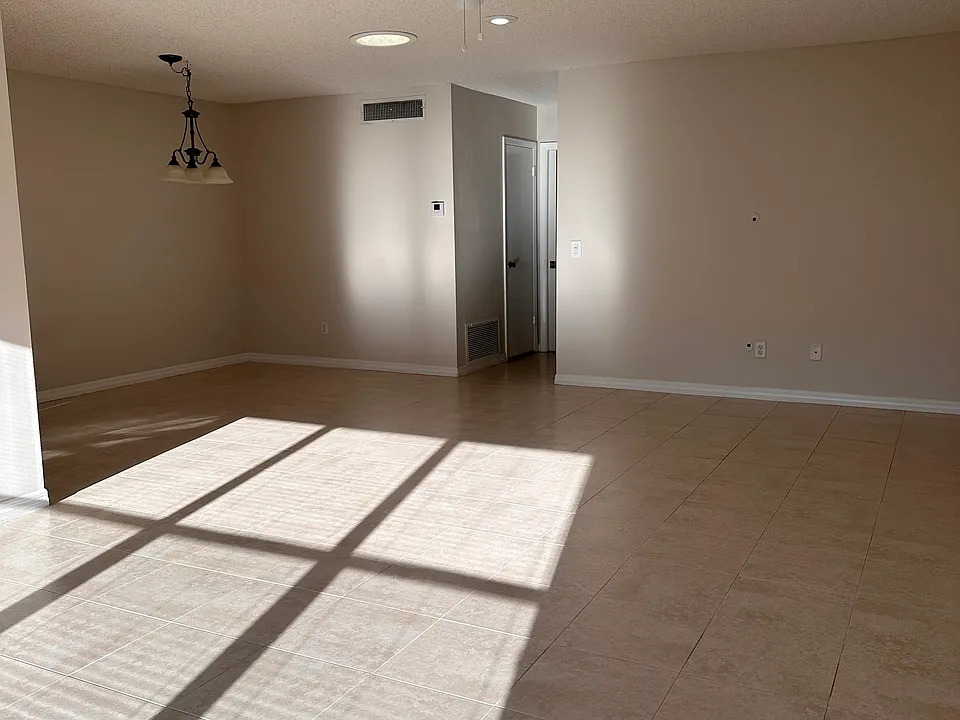 Greet, living, dining room.