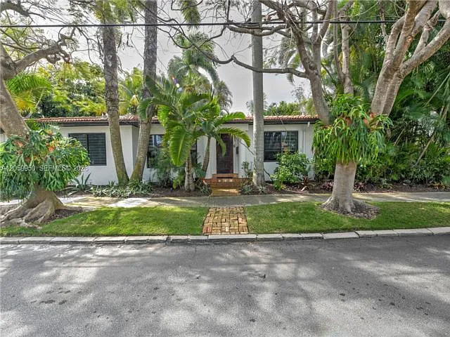 110 N 16th Ave