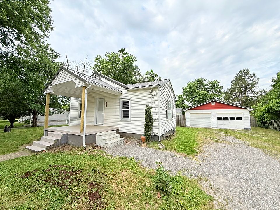 1st image of 90 Pickering Rd