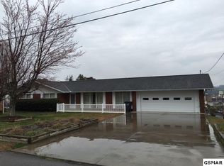 214 Mountain Vista Dr, Pigeon Forge, TN 37863