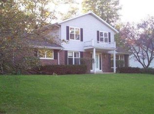 2302 Rivershore Dr, Racine, WI 53405