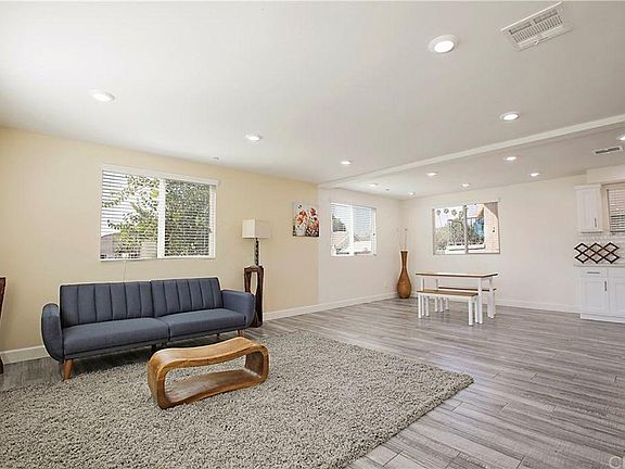 2nd image of 3551 Sabina St
