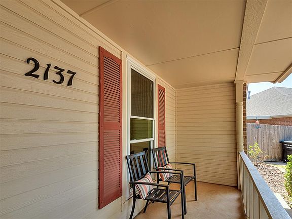 4th image of 2137 NE 13th St