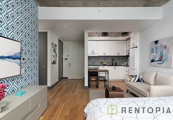 3rd image of 340 Evergreen Ave APT 421