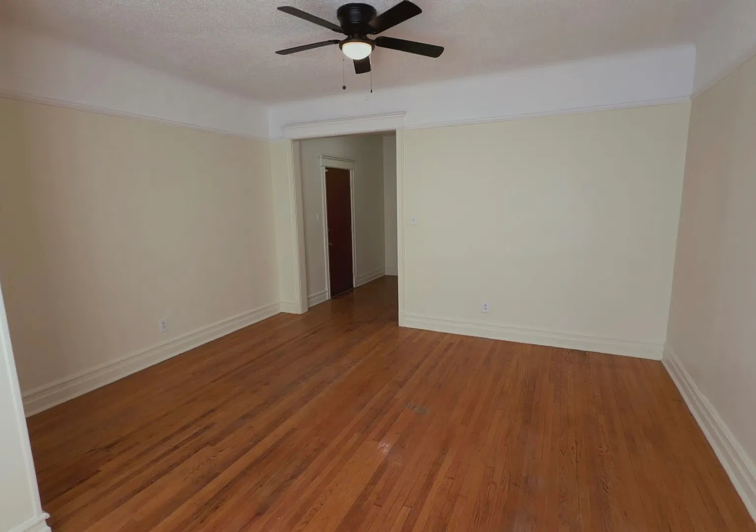 2 bed, 1.5 bath, 1350 sqft, $1,575 — Photo 3