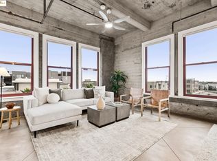 201 4th St APT 511, Oakland, CA 94607