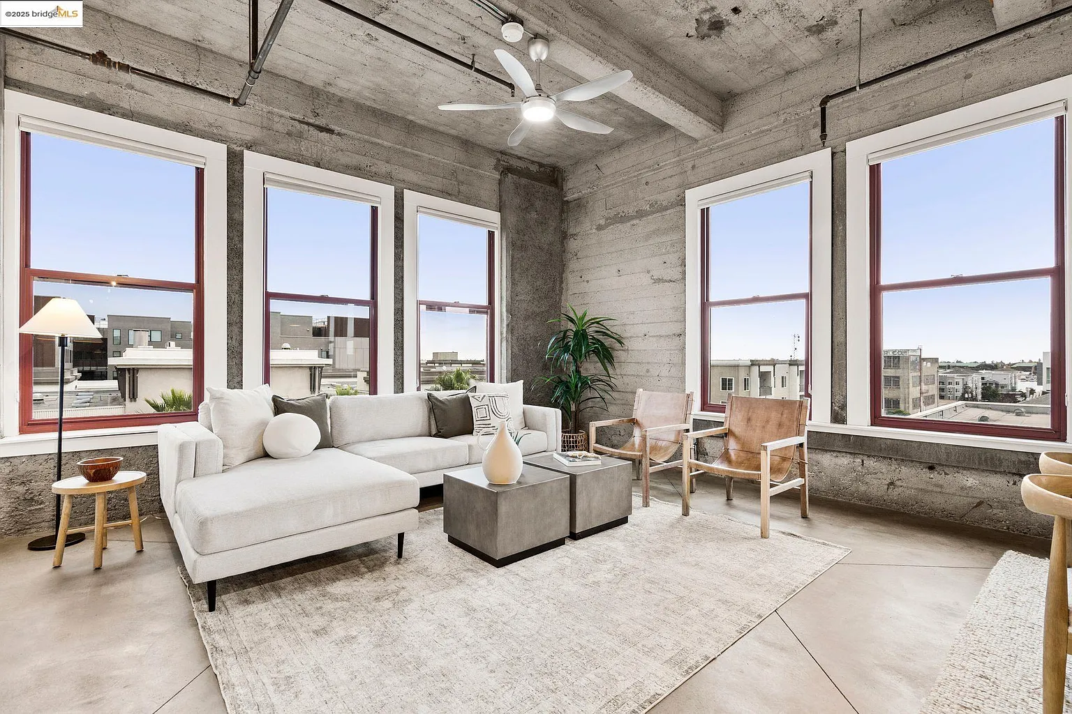 201 4th St APT 511 photo 1