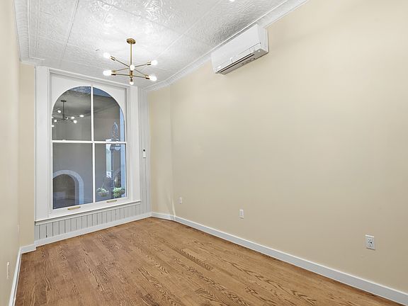 3rd image of 63 Nassau St #203