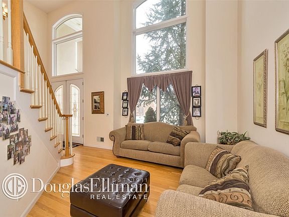 4th image of 23 Crescent Cove Cir
