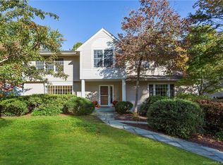 48 Richmond Ln, West Hartford, CT 06117