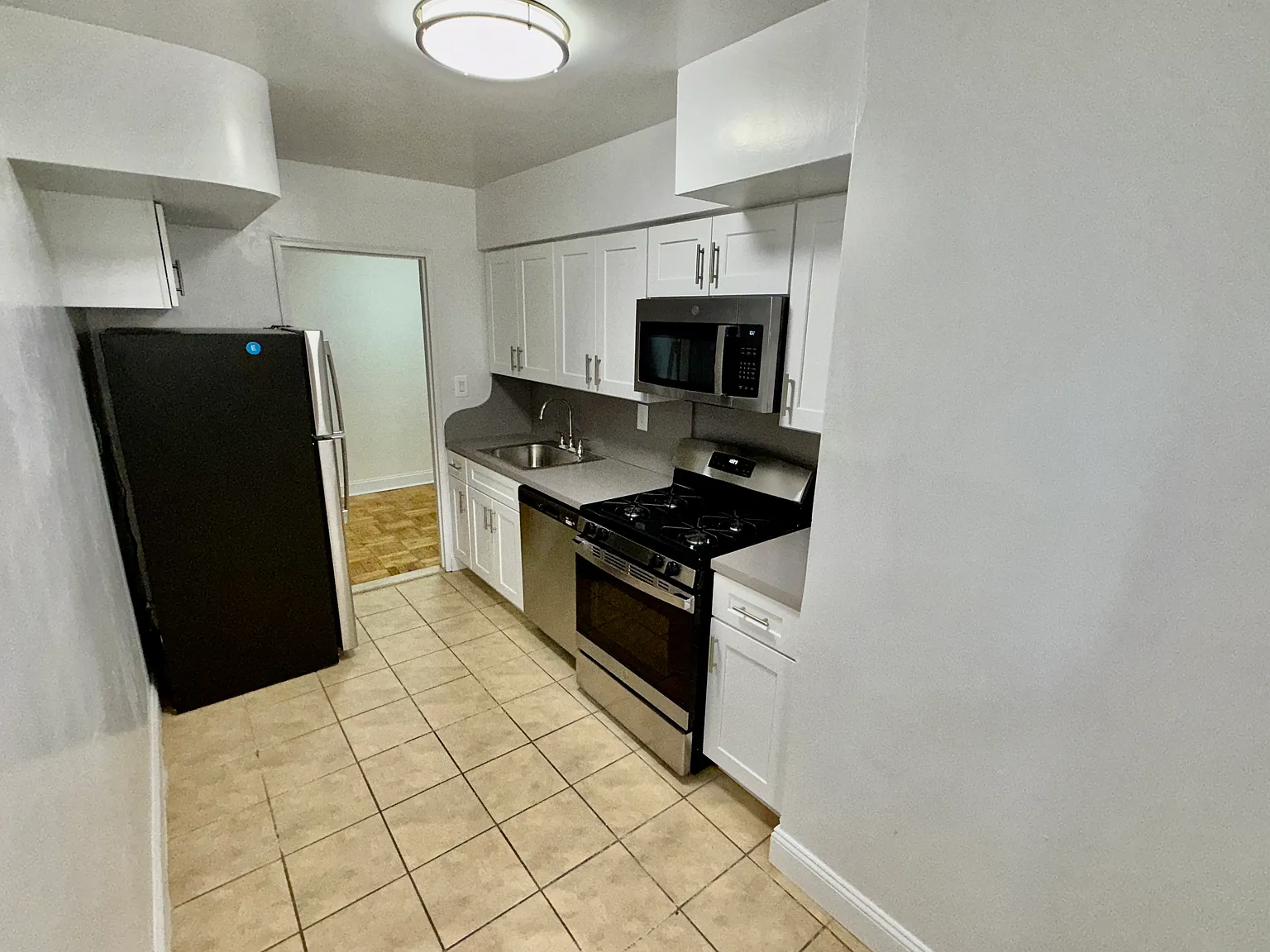 1 bed, 860 sqft, $2,095 — Photo 2