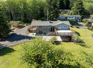 3144 Maple Dr, Reedsport, OR 97467