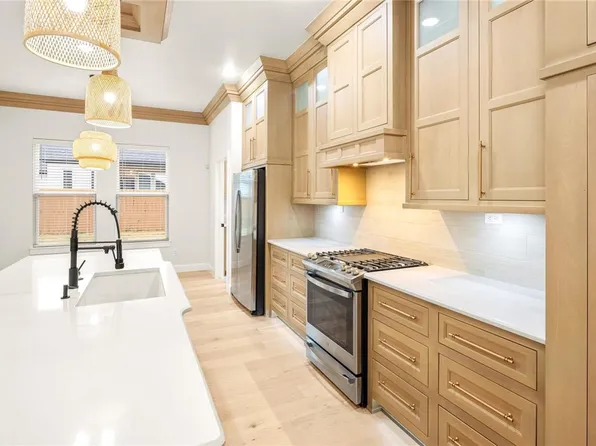 421 Bronco St, Centerton, AR 72719