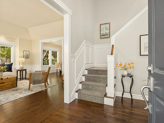 3rd image of 11246 Fieldstone Ln NE