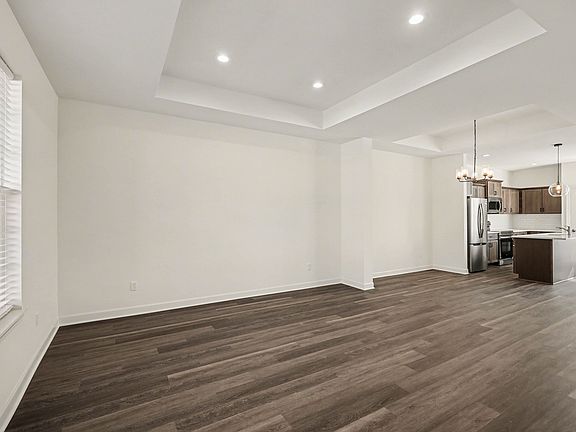 5th image of 16169 Fontana St