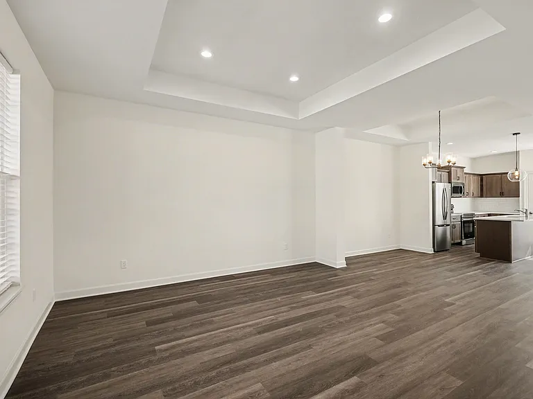 16169 Fontana St — Photo 5
