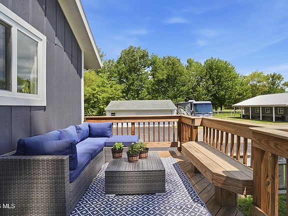 4th image of 2115 Albon Rd