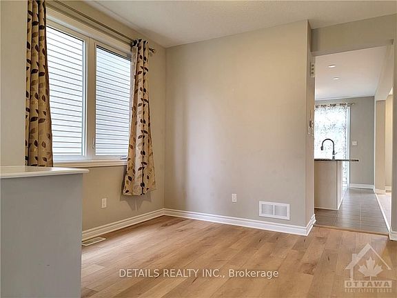 4th image of 251 Saddleback Cres