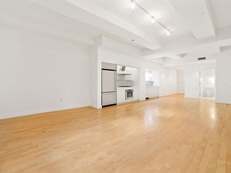 1st image of 15 Broad St APT 1828