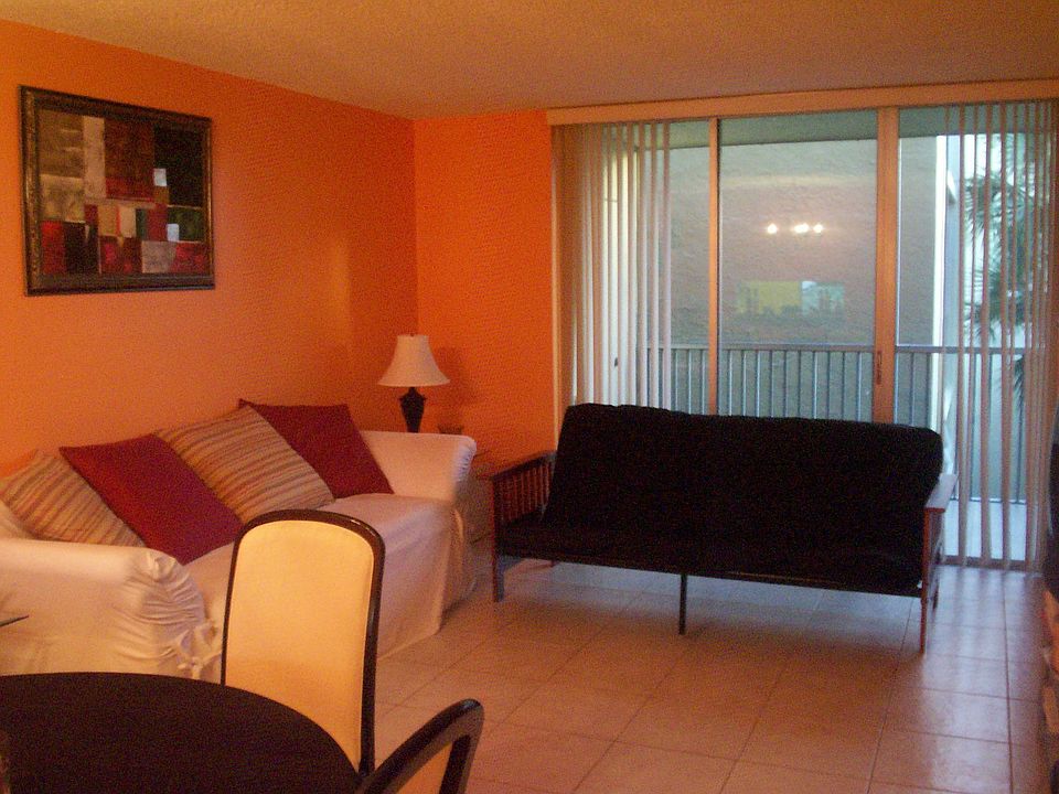 Living/Dining Area