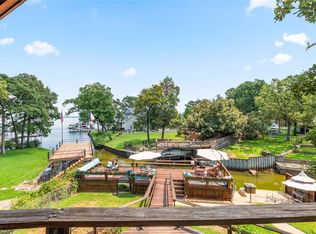 305 Oak Dr, Tool, TX 75143