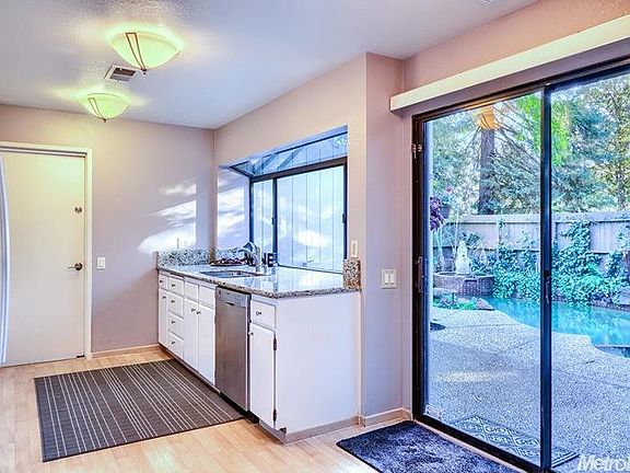 5th image of 504 Elmhurst Cir