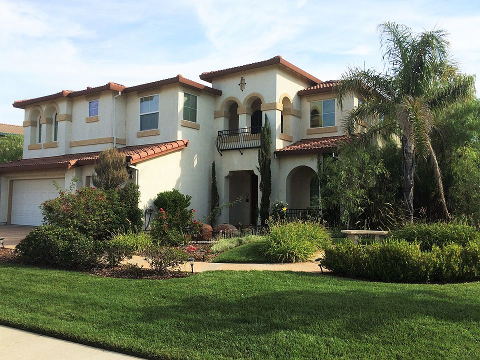 Wildwing's nicest front-yard
