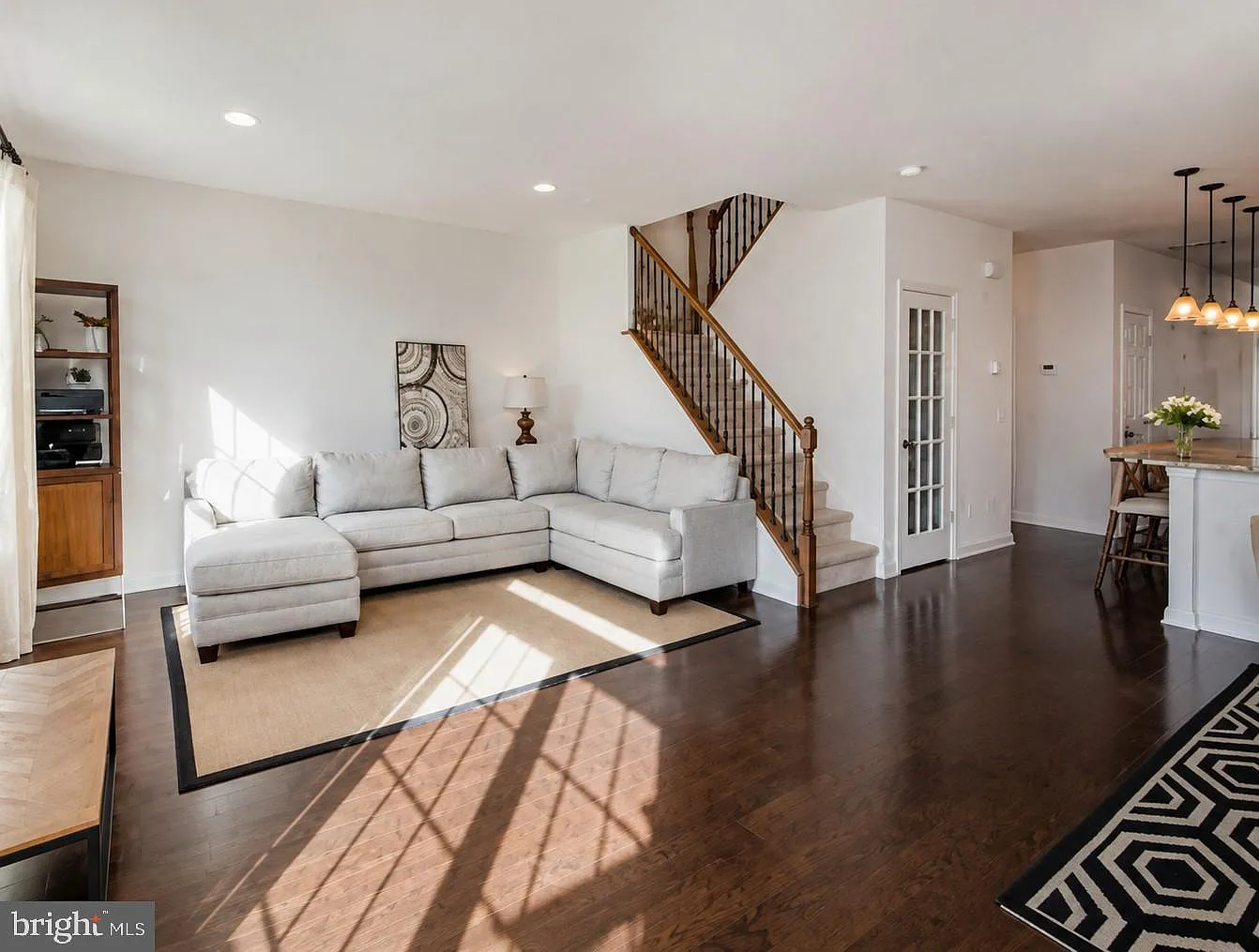 4 bed, 3.5 bath, 2151 sqft, $4,300 — Photo 3