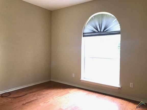 2nd image of 820 Grandview Estates Dr