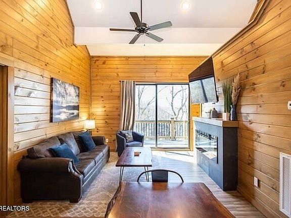 3rd image of 1370 Haven Ln