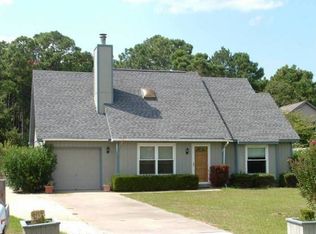 101 Pinewood Dr, Newport, NC 28570