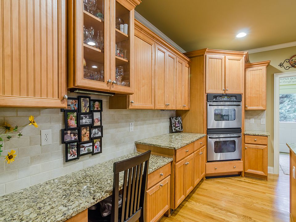 1st image of 215 Meadow Creek Way