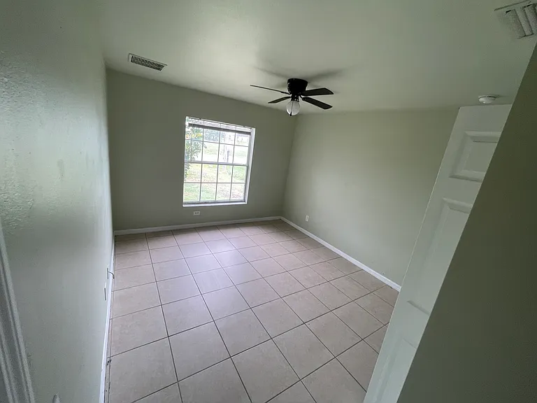 1637 NW 6th Pl — Photo 19
