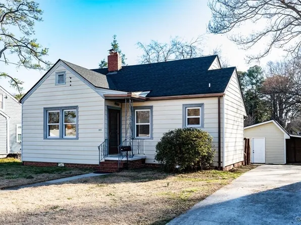 903 Floral Ave, Colonial Heights, VA 23834