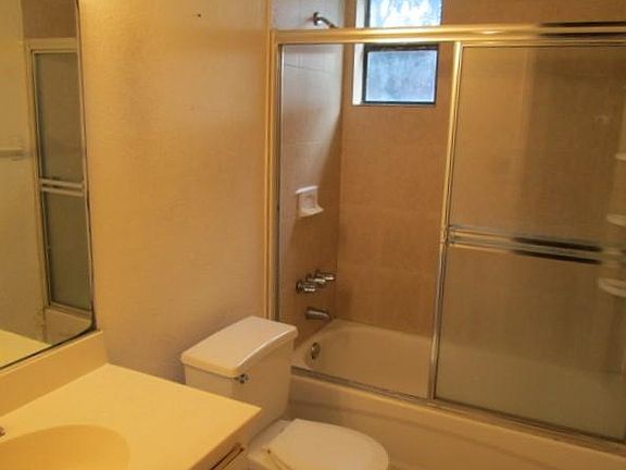 3rd image of 801 NW 47th Ave #4F