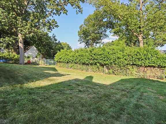 2nd image of 14 Elliott Pl