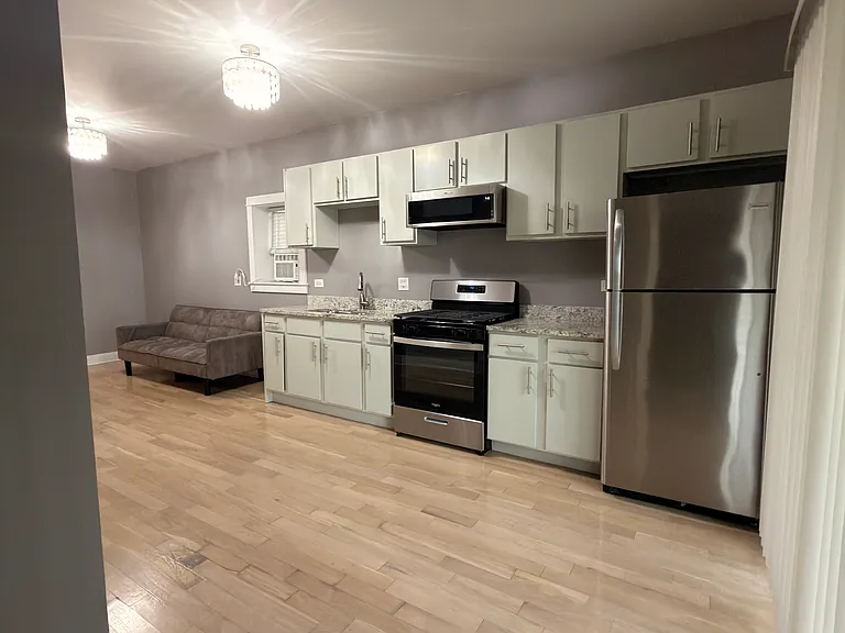 3306 N Drake Ave #2F — Photo 7