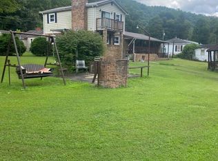 60 Woodward Ave, Pineville, WV 24874